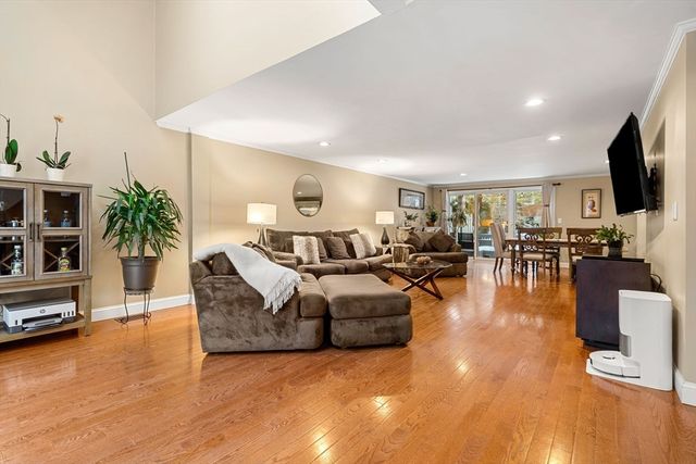 27 Woodland Park Dr 27, Haverhill, MA 01830