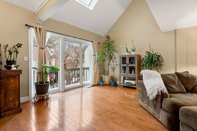 27 Woodland Park Dr 27, Haverhill, MA 01830