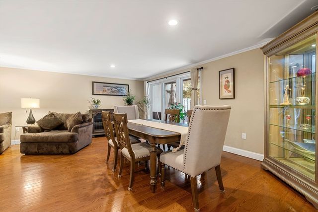 27 Woodland Park Dr 27, Haverhill, MA 01830