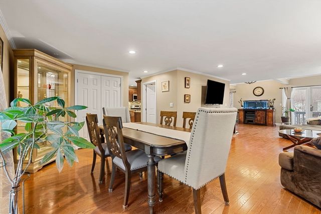 27 Woodland Park Dr 27, Haverhill, MA 01830