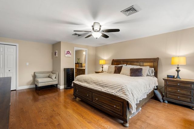 27 Woodland Park Dr 27, Haverhill, MA 01830