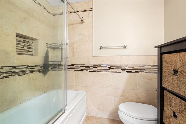 27 Woodland Park Dr 27, Haverhill, MA 01830