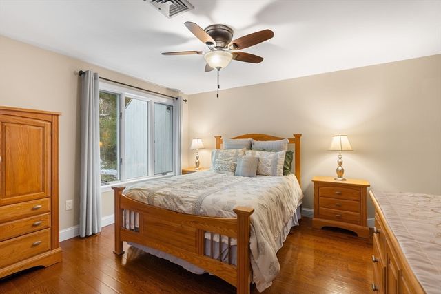 27 Woodland Park Dr 27, Haverhill, MA 01830