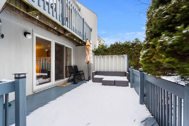 27 Woodland Park Dr 27, Haverhill, MA 01830