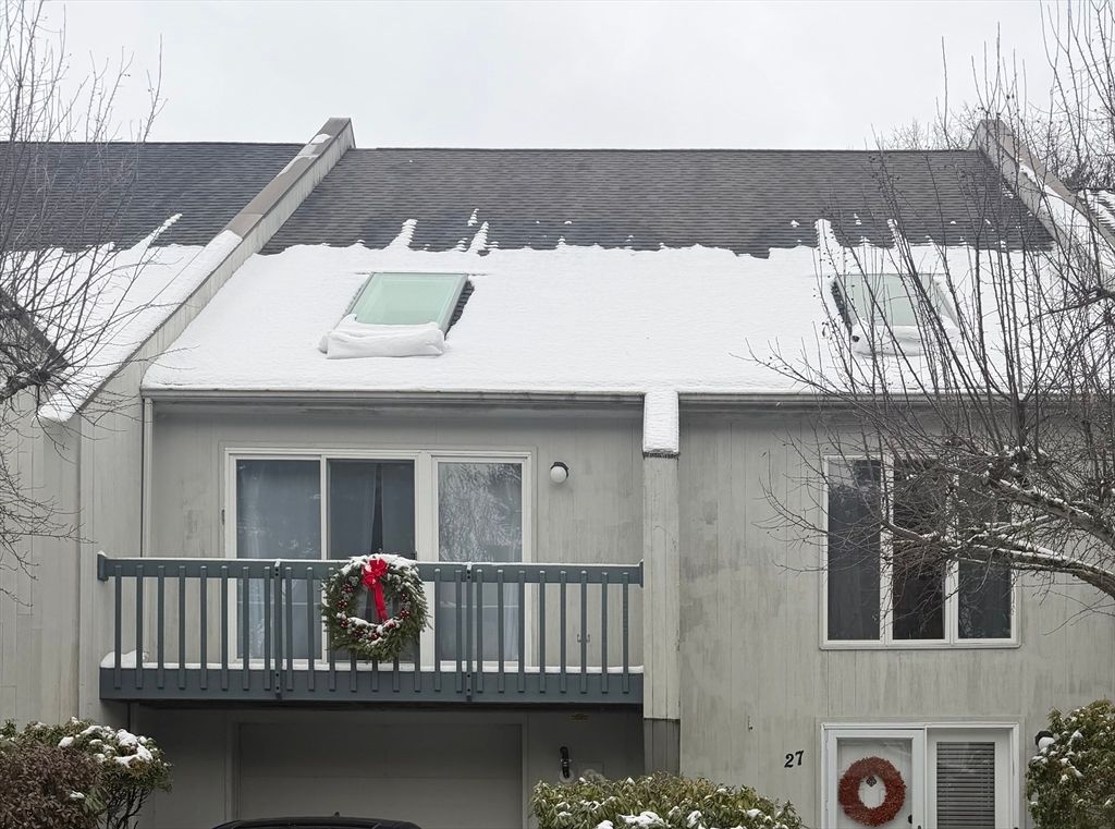 27 Woodland Park Dr 27, Haverhill, MA 01830