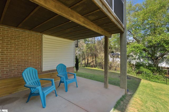 343 Woodsberry Shoals Drive, Duncan, SC 29334