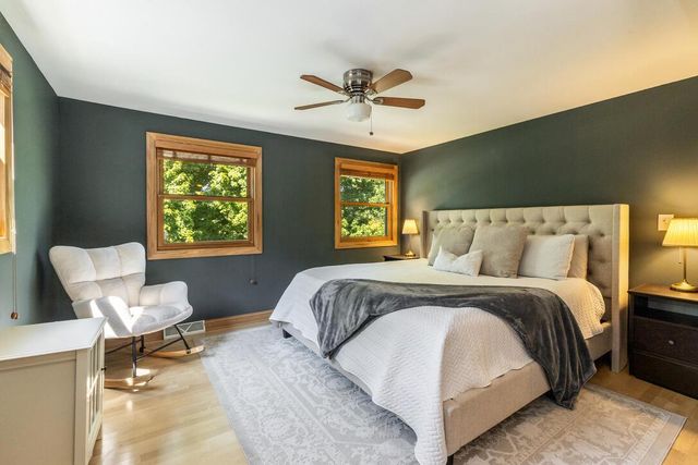 11550 N Meadowbrook DRIVE, Mequon, WI 53097