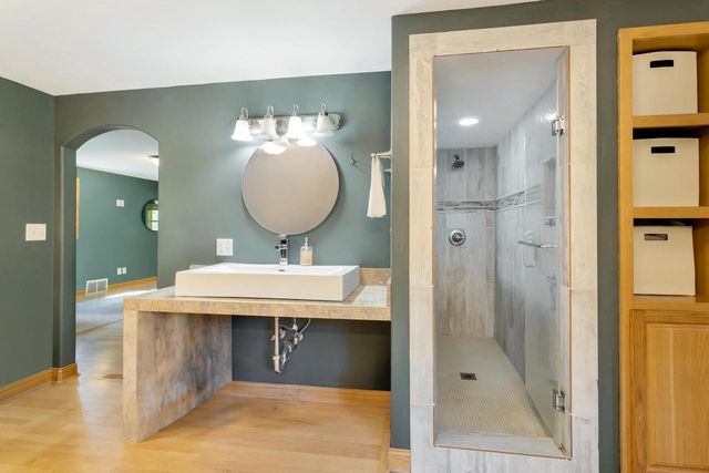 11550 N Meadowbrook DRIVE, Mequon, WI 53097