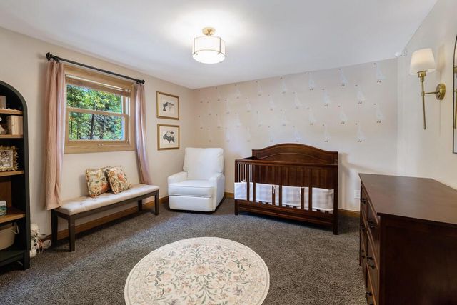 11550 N Meadowbrook DRIVE, Mequon, WI 53097