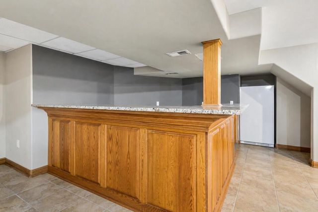 11550 N Meadowbrook DRIVE, Mequon, WI 53097