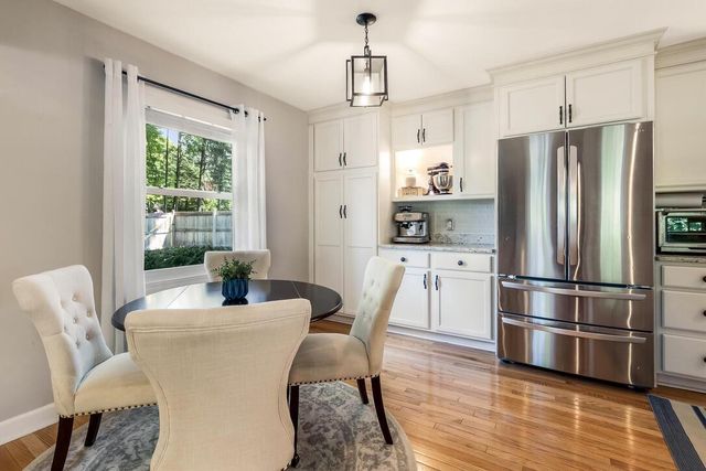 11550 N Meadowbrook DRIVE, Mequon, WI 53097
