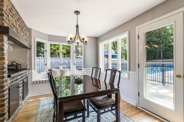 11550 N Meadowbrook DRIVE, Mequon, WI 53097