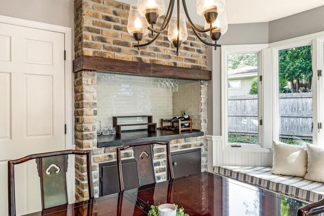 11550 N Meadowbrook DRIVE, Mequon, WI 53097