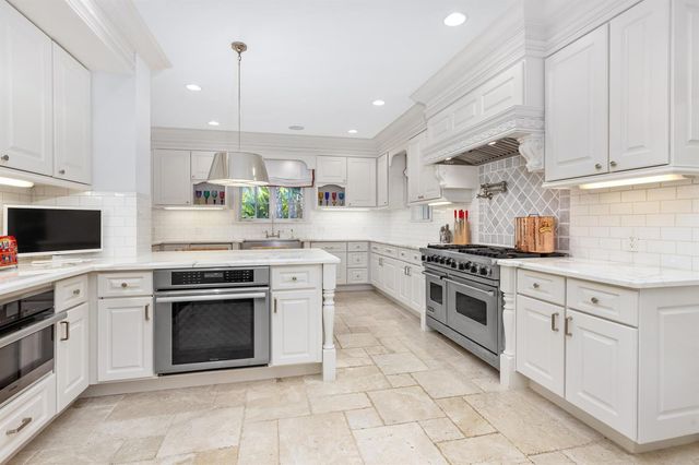 9 Via Vizcaya, Palm Beach, FL 33480