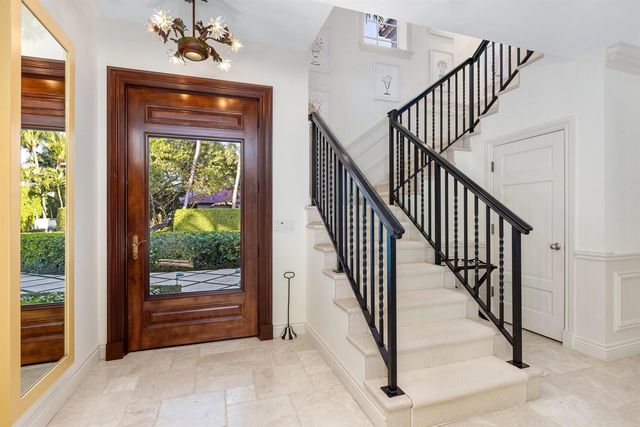 9 Via Vizcaya, Palm Beach, FL 33480