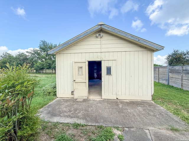 10 Broken Ski, New Braunfels, TX 78130
