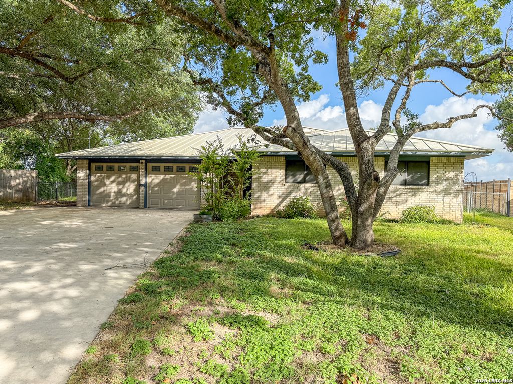10 Broken Ski, New Braunfels, TX 78130
