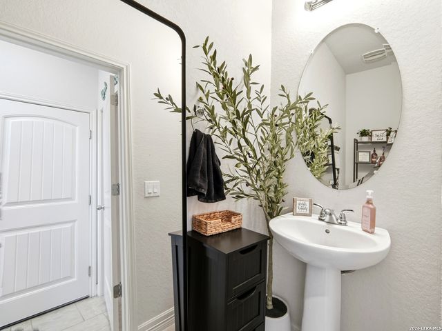 1215 Butterfly Post, San Antonio, TX 78245