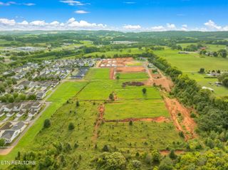 916 Stratford Avenue, Sweetwater, TN 37874