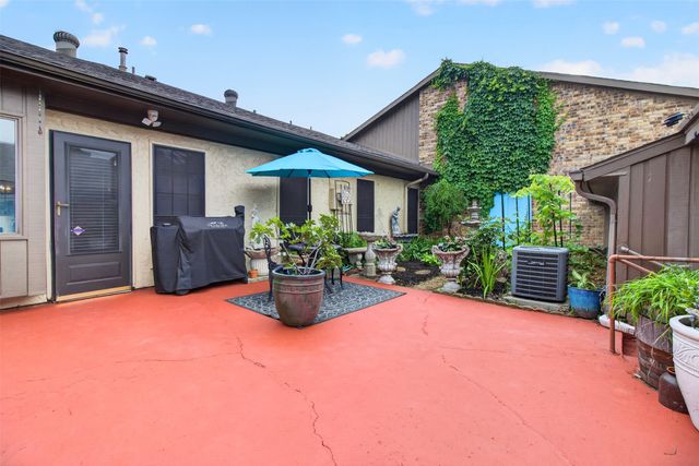 2017 Heatherbrook Drive, Grapevine, TX 76051