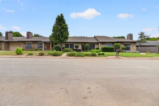 2017 Heatherbrook Drive, Grapevine, TX 76051