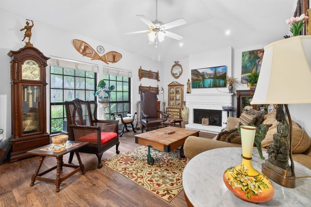 2017 Heatherbrook Drive, Grapevine, TX 76051