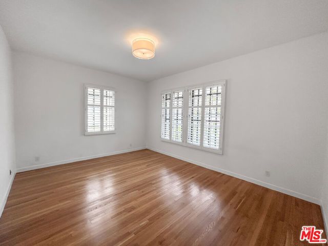 1220 N La Cienega Boulevard F-2, West Hollywood, CA 90069