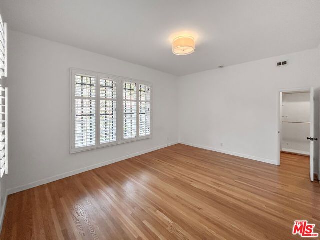 1220 N La Cienega Boulevard F-2, West Hollywood, CA 90069