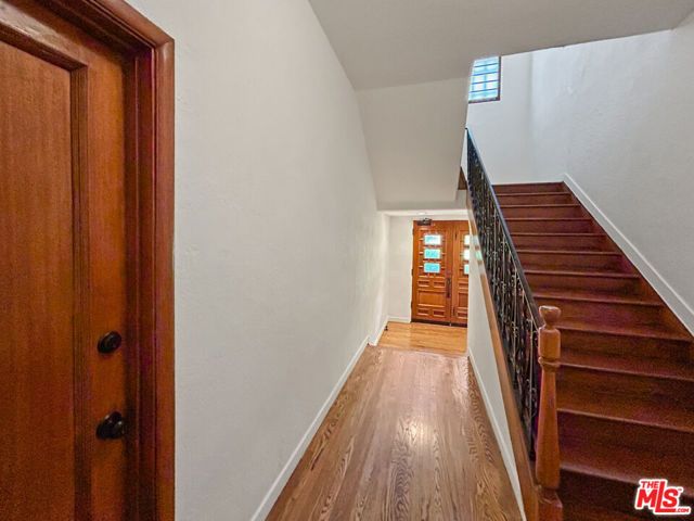 1220 N La Cienega Boulevard F-2, West Hollywood, CA 90069