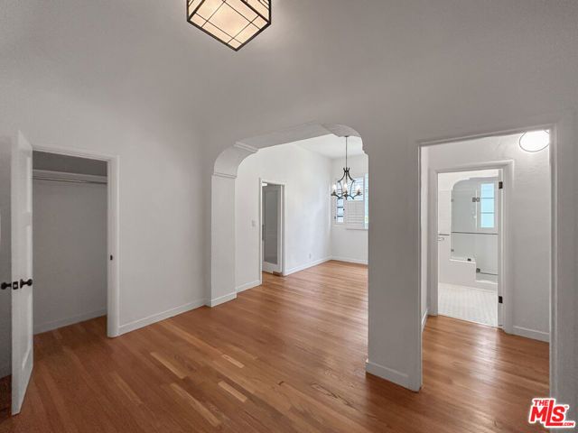 1220 N La Cienega Boulevard F-2, West Hollywood, CA 90069