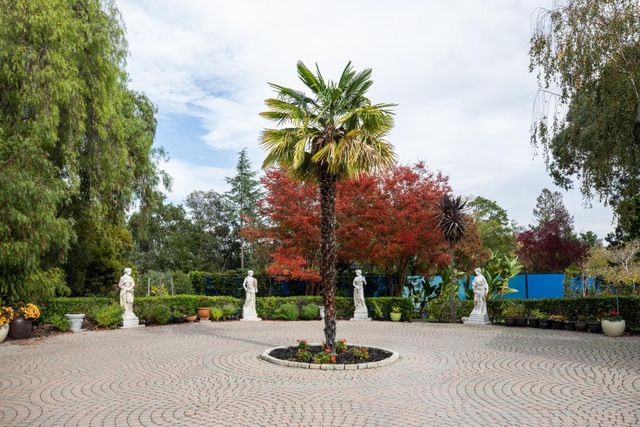 11637 Rebecca Lane, Los Altos Hills, CA 94024