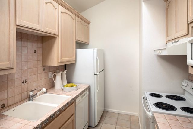 11637 Rebecca Lane, Los Altos Hills, CA 94024