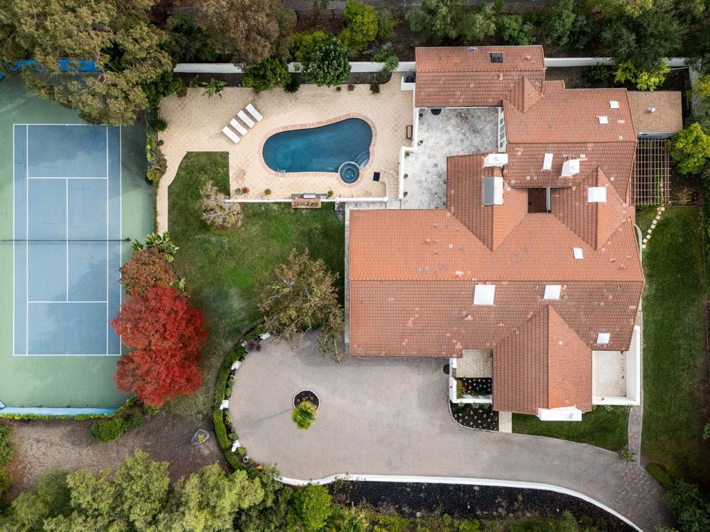 11637 Rebecca Lane, Los Altos Hills, CA 94024