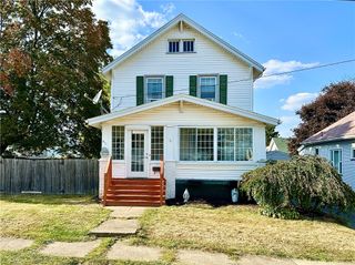 911 Hazel St, New Castle, PA 16101