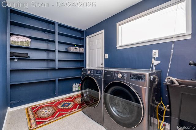 51 Hamata Avenue, Hazel Park, MI 48030