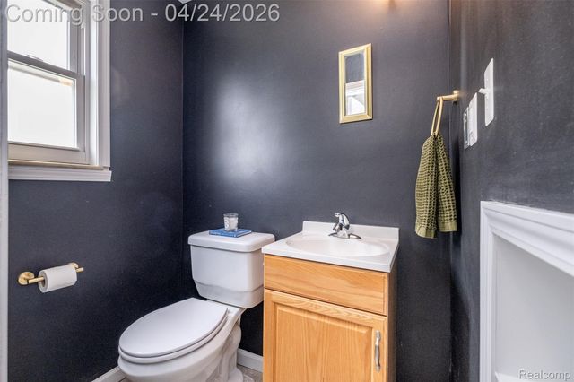 51 Hamata Avenue, Hazel Park, MI 48030