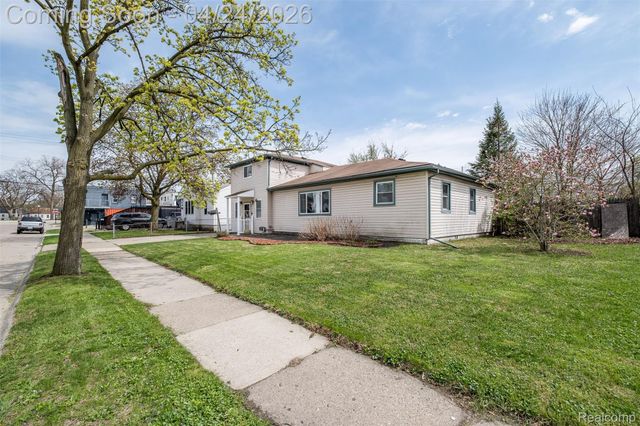51 Hamata Avenue, Hazel Park, MI 48030