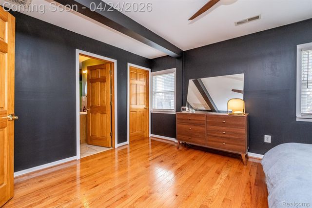 51 Hamata Avenue, Hazel Park, MI 48030