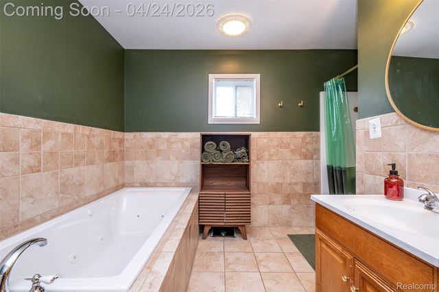 51 Hamata Avenue, Hazel Park, MI 48030