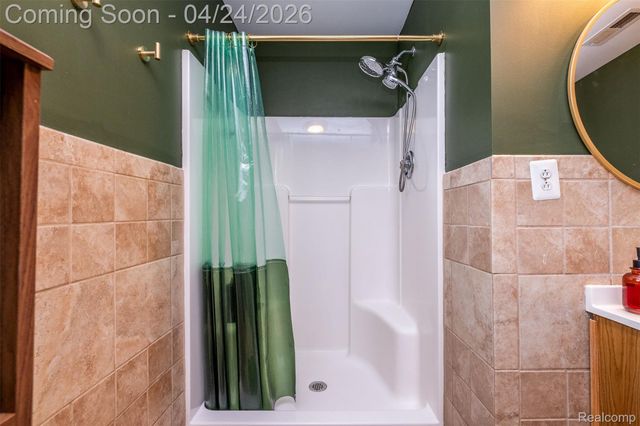 51 Hamata Avenue, Hazel Park, MI 48030