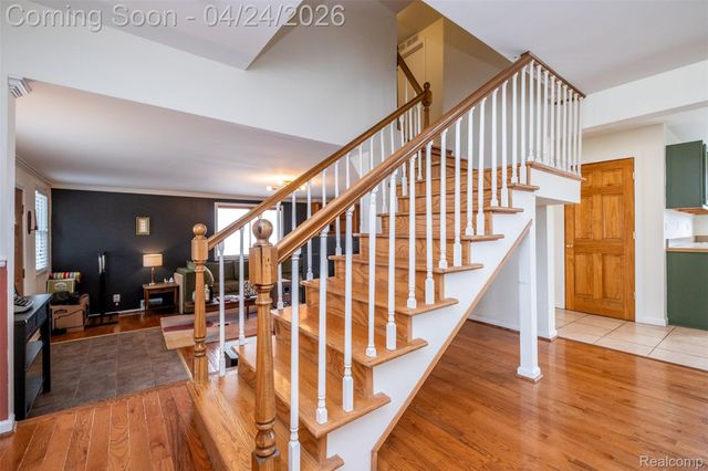 51 Hamata Avenue, Hazel Park, MI 48030