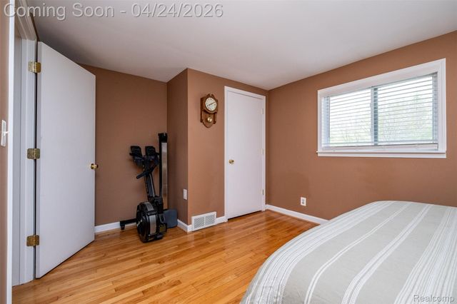 51 Hamata Avenue, Hazel Park, MI 48030