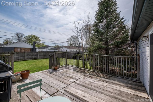 51 Hamata Avenue, Hazel Park, MI 48030