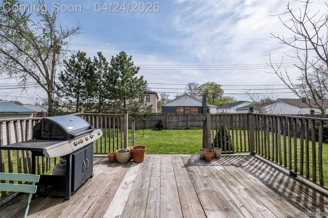 51 Hamata Avenue, Hazel Park, MI 48030