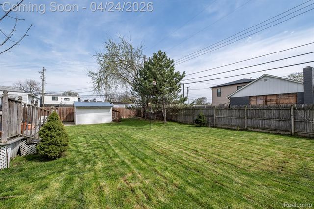 51 Hamata Avenue, Hazel Park, MI 48030