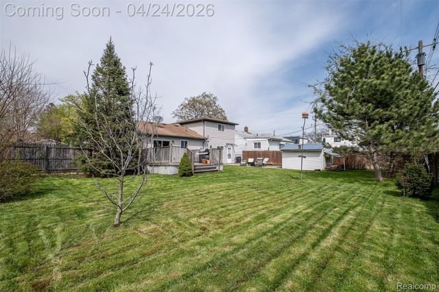 51 Hamata Avenue, Hazel Park, MI 48030