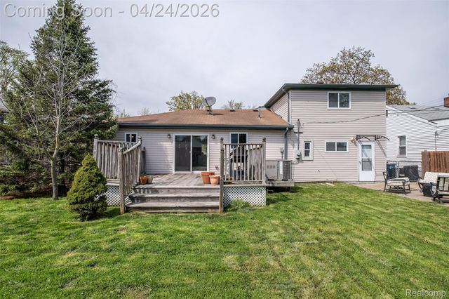 51 Hamata Avenue, Hazel Park, MI 48030