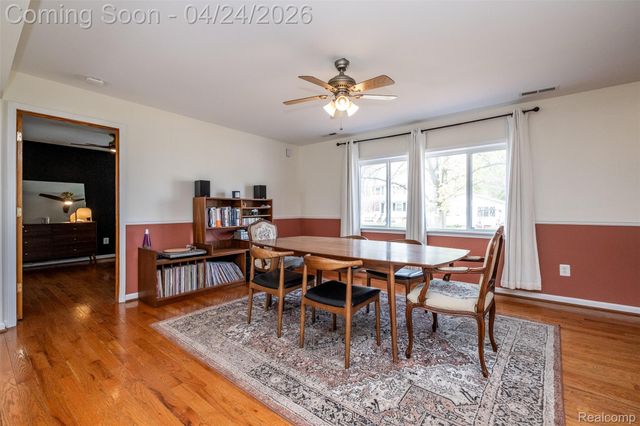 51 Hamata Avenue, Hazel Park, MI 48030