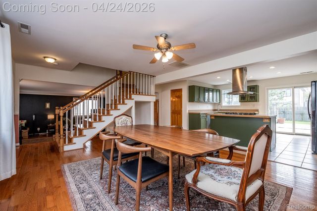 51 Hamata Avenue, Hazel Park, MI 48030