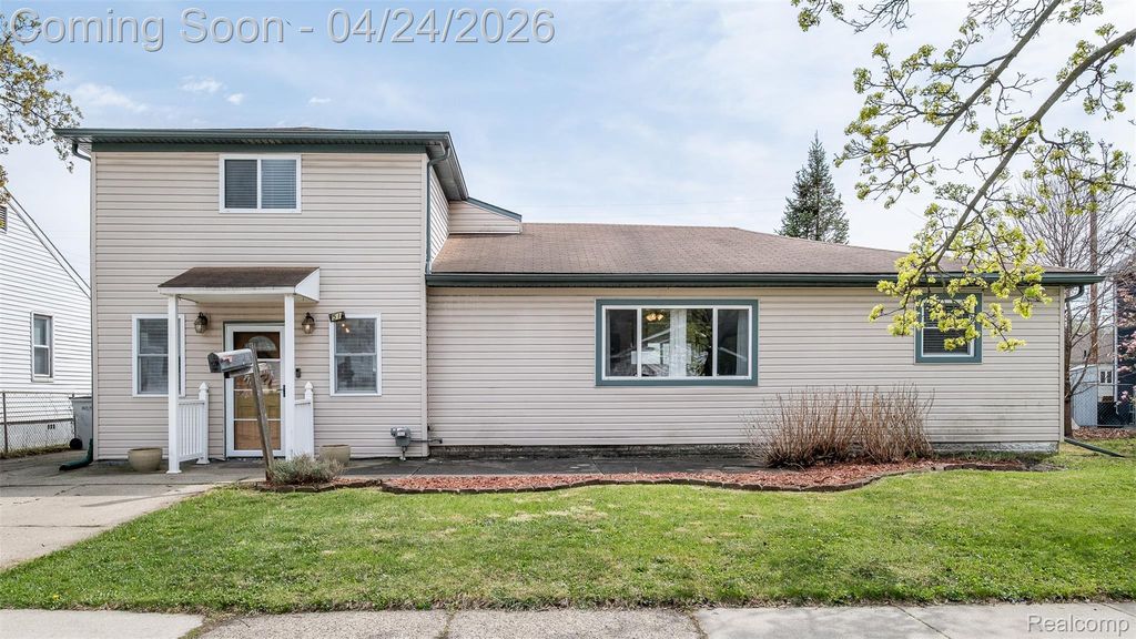 51 Hamata Avenue, Hazel Park, MI 48030
